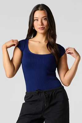 Maillot en tricot côtelé avec encolure dégagée
