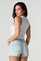 Short remonte-fesses mi-taille en denim d'aspect usé délavé pâle