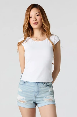 Short en denim d'aspect usé délavé pâle à taille haute