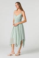 Robe midi asymétrique en chiffon à encolure V