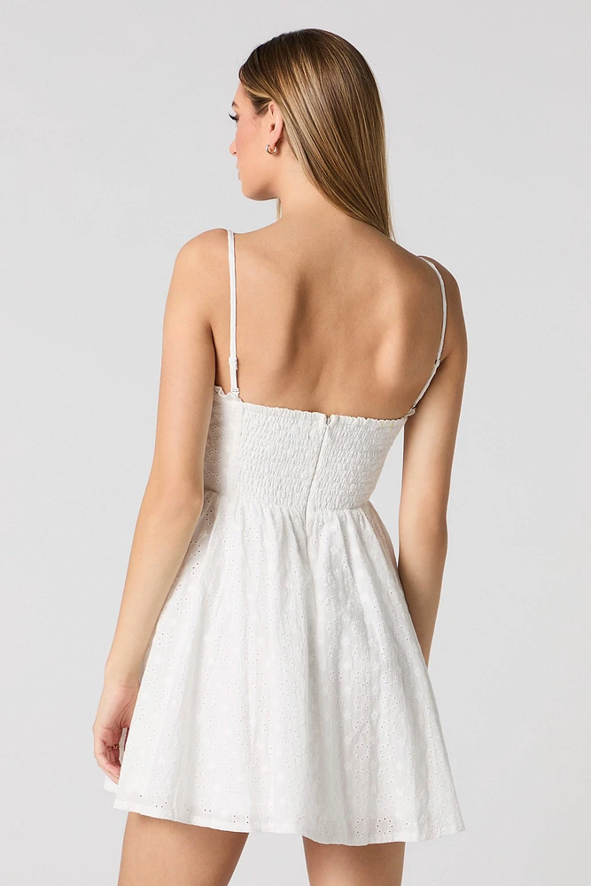 Minirobe corset avec oeillets