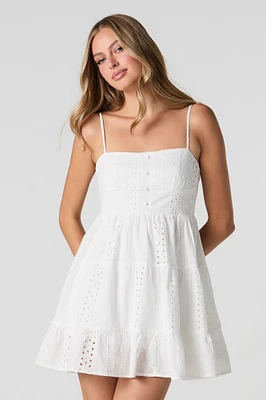 Minirobe de style nuisette avec oeillets