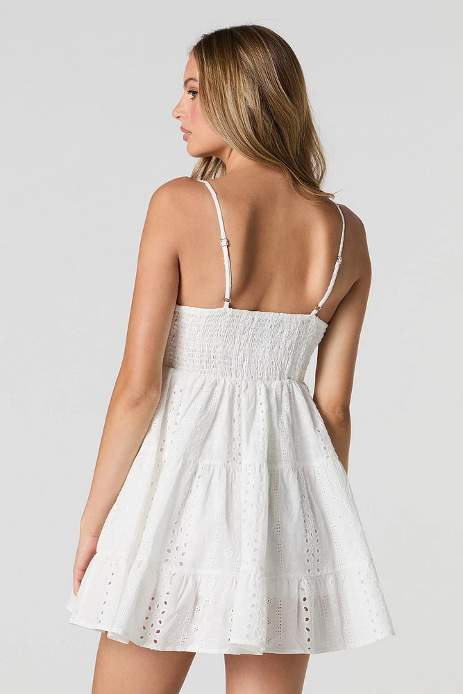 Minirobe de style nuisette avec oeillets