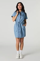 Robe boutonnée en denim avec col
