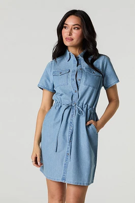 Robe boutonnée en denim avec col