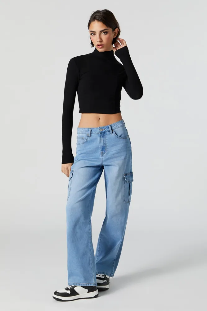 Multi-pocket wide-leg cargo jean