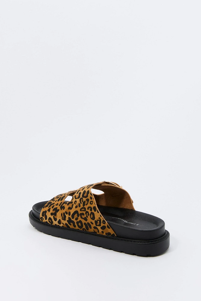 Sandales avec boucles et oeillets