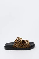 Sandales avec boucles et oeillets