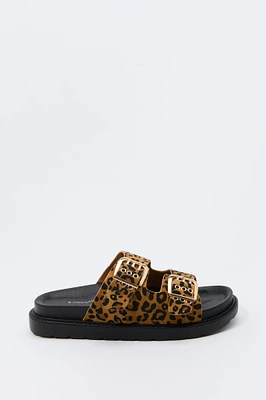 Sandales avec boucles et oeillets