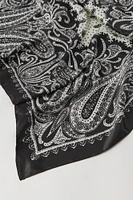 charpe multifaçons en satin avec motif cachemire
