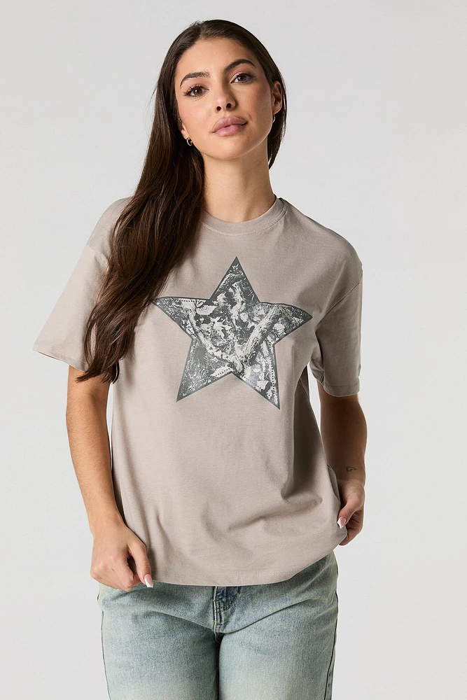 T-shirt de coupe garçonne à imprimé Camo Star