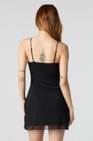 Minirobe-camisole en filet avec encolure V