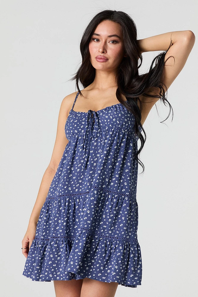 Minirobe de style nuisette volantée fleurie