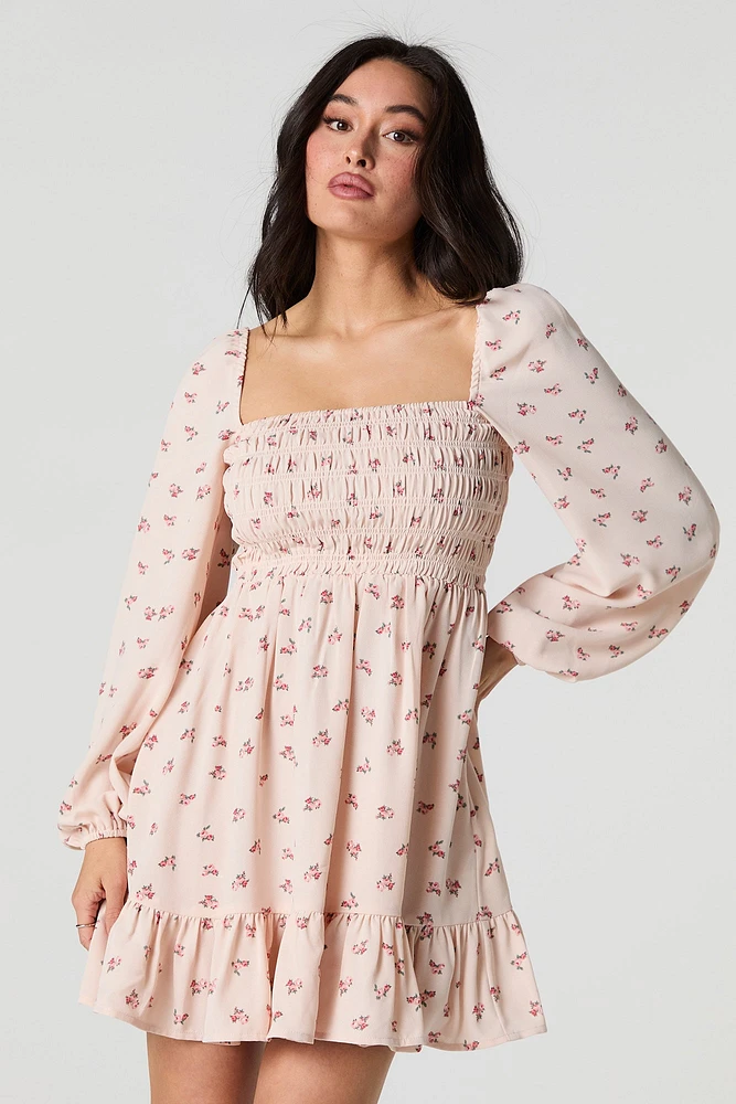Minirobe smockée ruchée fleurie