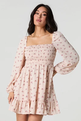Minirobe smockée ruchée fleurie