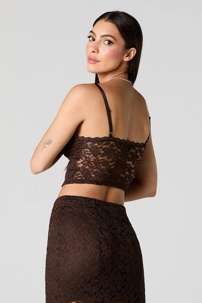 Camisole en dentelle fleurie avec décolleté coeur