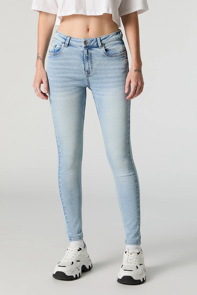 Rio Light Wash Mid Rise Skinny Jean