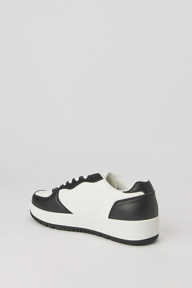 Classic Low Top Lace Up Sneaker