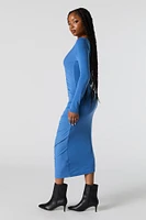 Robe midi ruchée à manches longues avec encolure en V