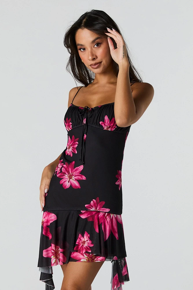 Minirobe asymétrique volantée en filet