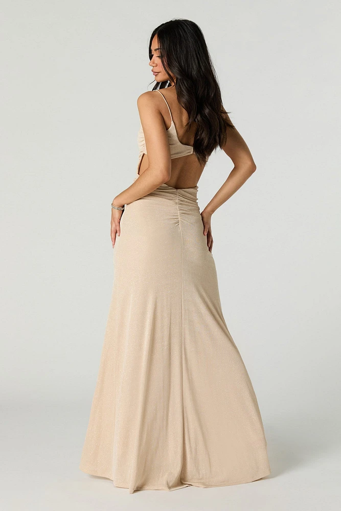 Robe maxi scintillante ruchée à découpe au dos