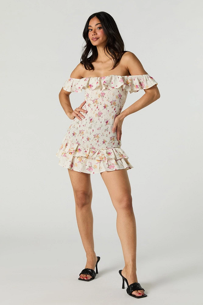 Robe mini plissée à volants et épaule dénudée