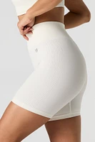 Active Seamless Short