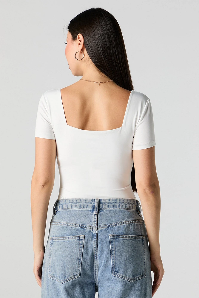 Maillot profilé à manches courtes avec encolure carrée