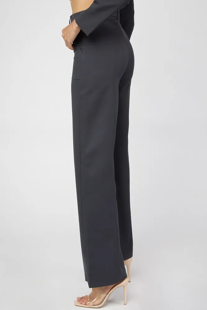 FRAME Slim Exaggerated Flare Trouser in Black | Lyst