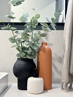 Tito Vase