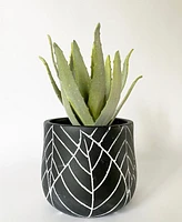 Embossed Leaf Pots