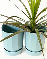 S/2 Rubbermaid Planters