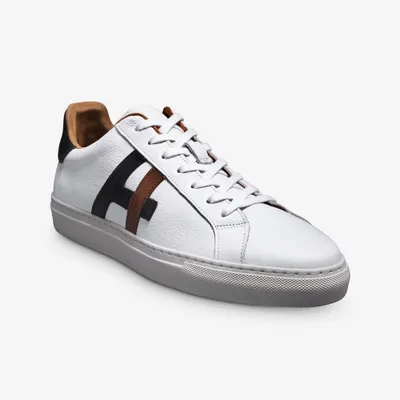 Center Court Lace-up Sneaker