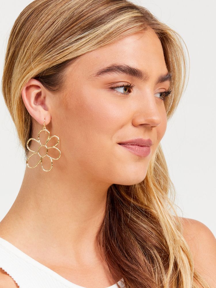 Metal Daisy Dangle Earrings