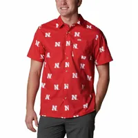 Huskers | Nebraska Columbia Men's Super Slack Tide Printed Shirt Alumni Hall