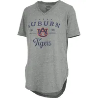 Aub | Auburn Pressbox Little Betsy Stardust V- Neck Tee Alumni Hall