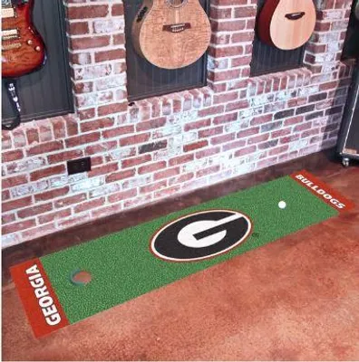  Dawgs | Georgia Putting Green Mat | Alumni Hall