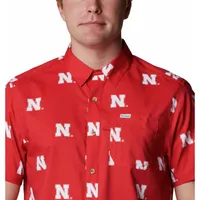 Huskers | Nebraska Columbia Men's Super Slack Tide Printed Shirt Alumni Hall