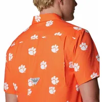 Clemson | Columbia Men's Super Slack Tide Printed Shirt Alumni Hall