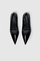 Hilda Pumps