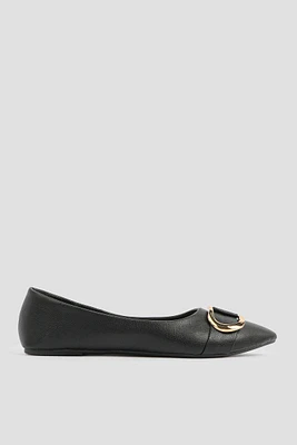 Ardene Pointy Flats with Chunky Chain Detail in Black | Size | Faux Leather | Eco-Conscious