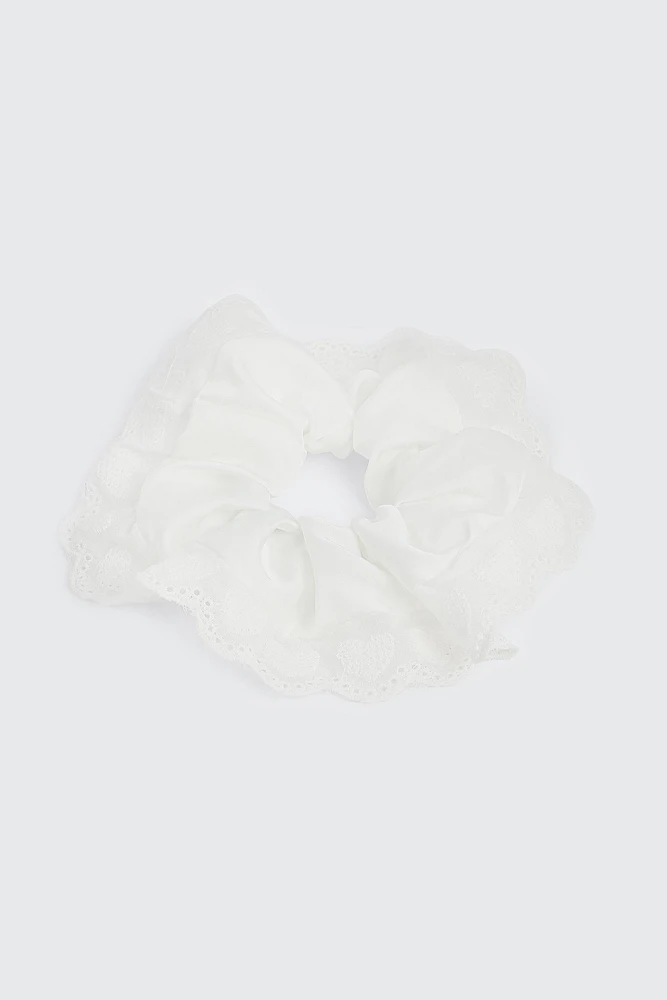 Ardene Heart Eyelet Scrunchie in White