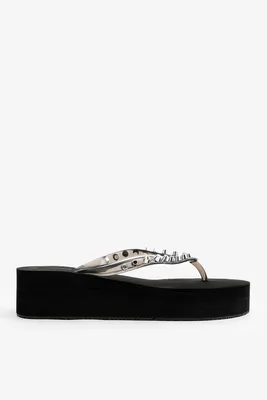Ardene Studded Wedge Flip-Flops Sandals in Black | Size
