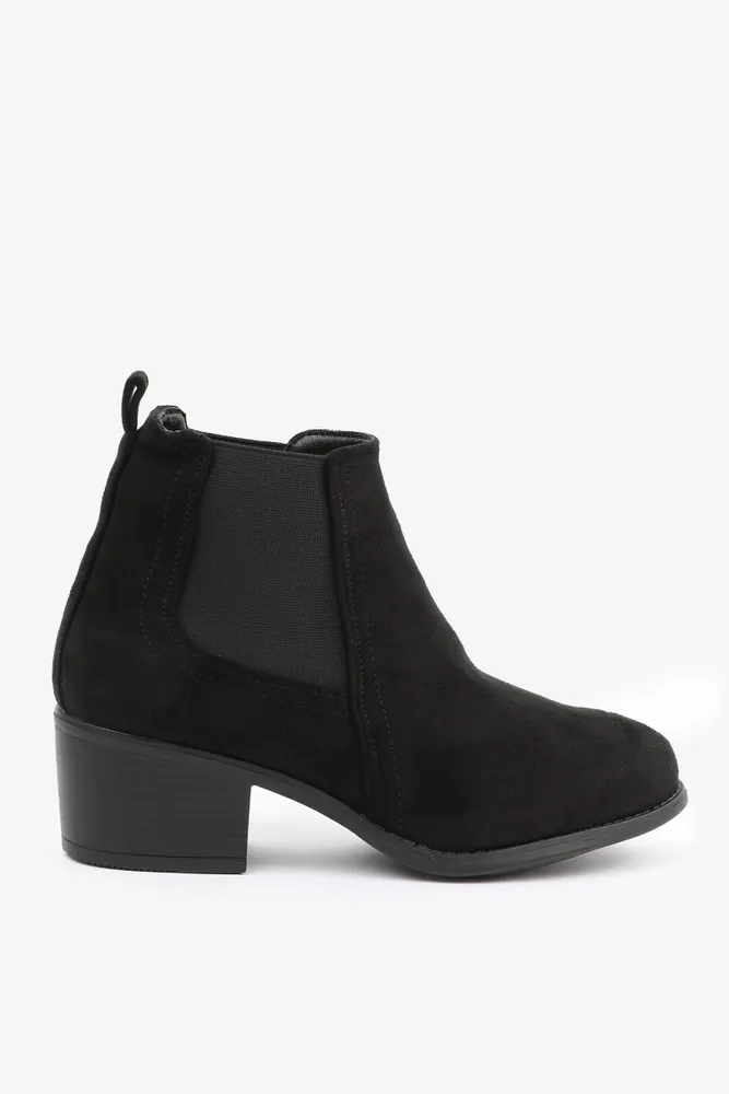 Ardene Black Faux Suede Chelsea Boots | Size