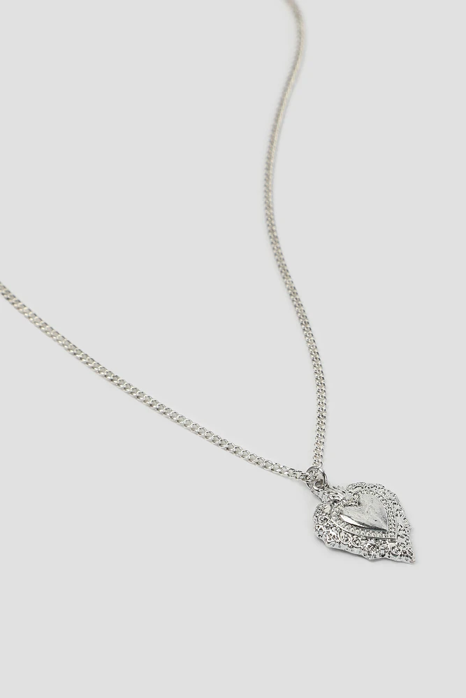 Ardene Vintage Style Heart Pendant Necklace in Silver