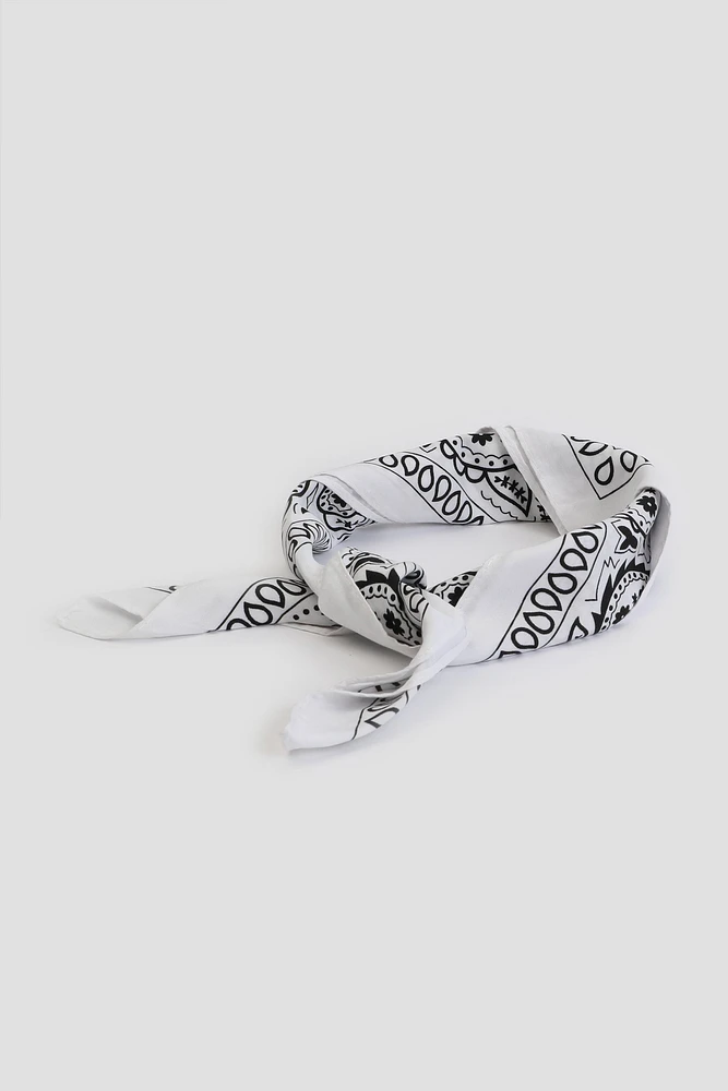 Ardene Paisley Bandana in White