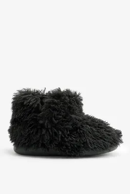 Ardene Curly Faux Fur Bootie Slippers in | Size
