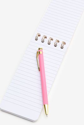 Cahier de notes fleuri à spirale avec stylo