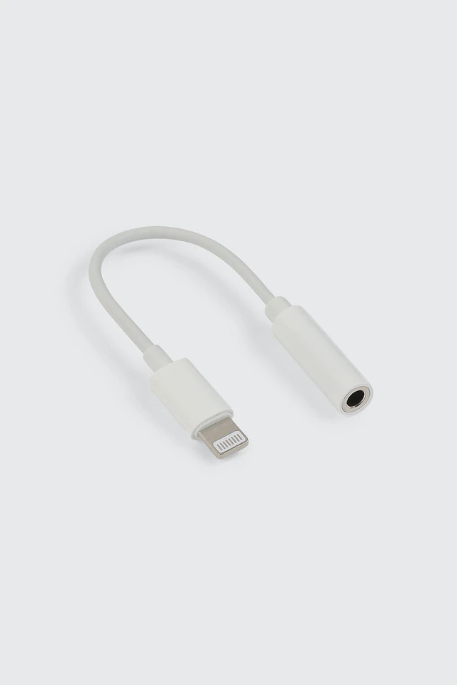 Ardene Lightning to Audio Jack Adapter in White