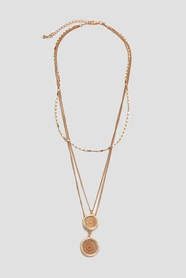 Ardene 3-Row Necklace with Filigree Pendants in Gold